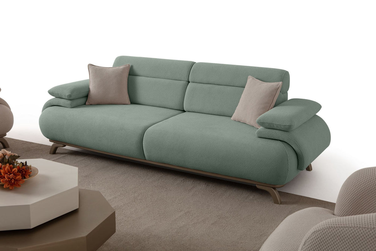 Seegrünes 3-Sitzer-Sofa Bonjo Silver von Hanah Home mit Polyesterbezug, Holzbeinen und zwei losen Kissen, Frontalansicht des Möbelstücks.