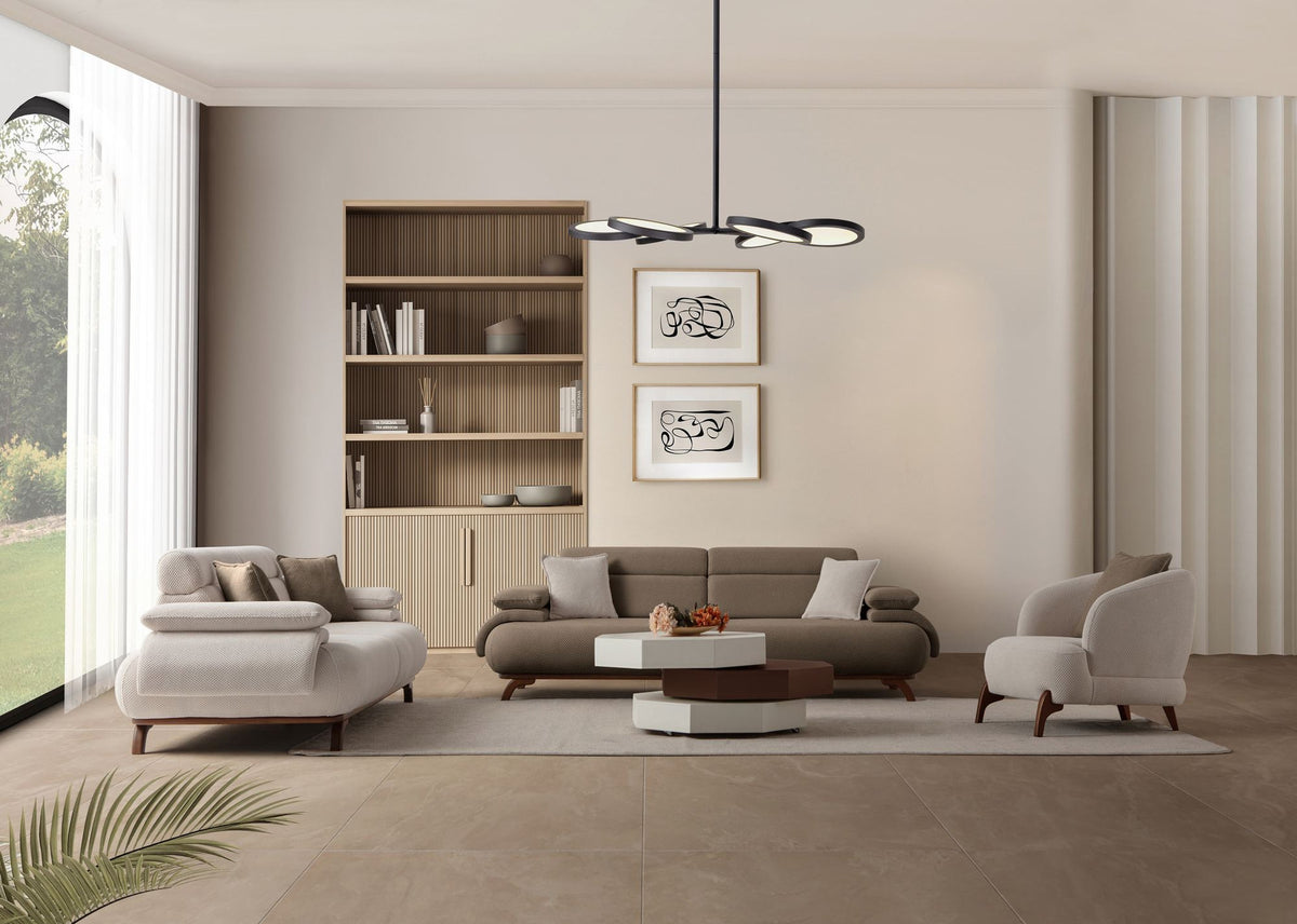 Braunes 3-Sitzer Sofa Bonjo von Hanah Home in Erdton, Bezugsstoff aus Polyester mit Tuna-Struktur, Holzbeine, 246 cm breit und 97 cm tief.