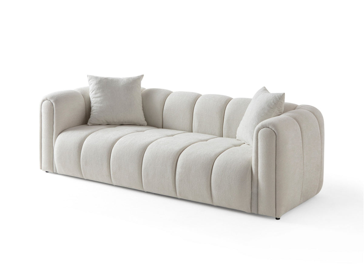 Weisses 3-Sitzer Sofa N-Line von Hanah Home mit Boucle-Stoffbezug, Kunststoffbeinen und zwei passenden Kissen auf hellem Hintergrund.