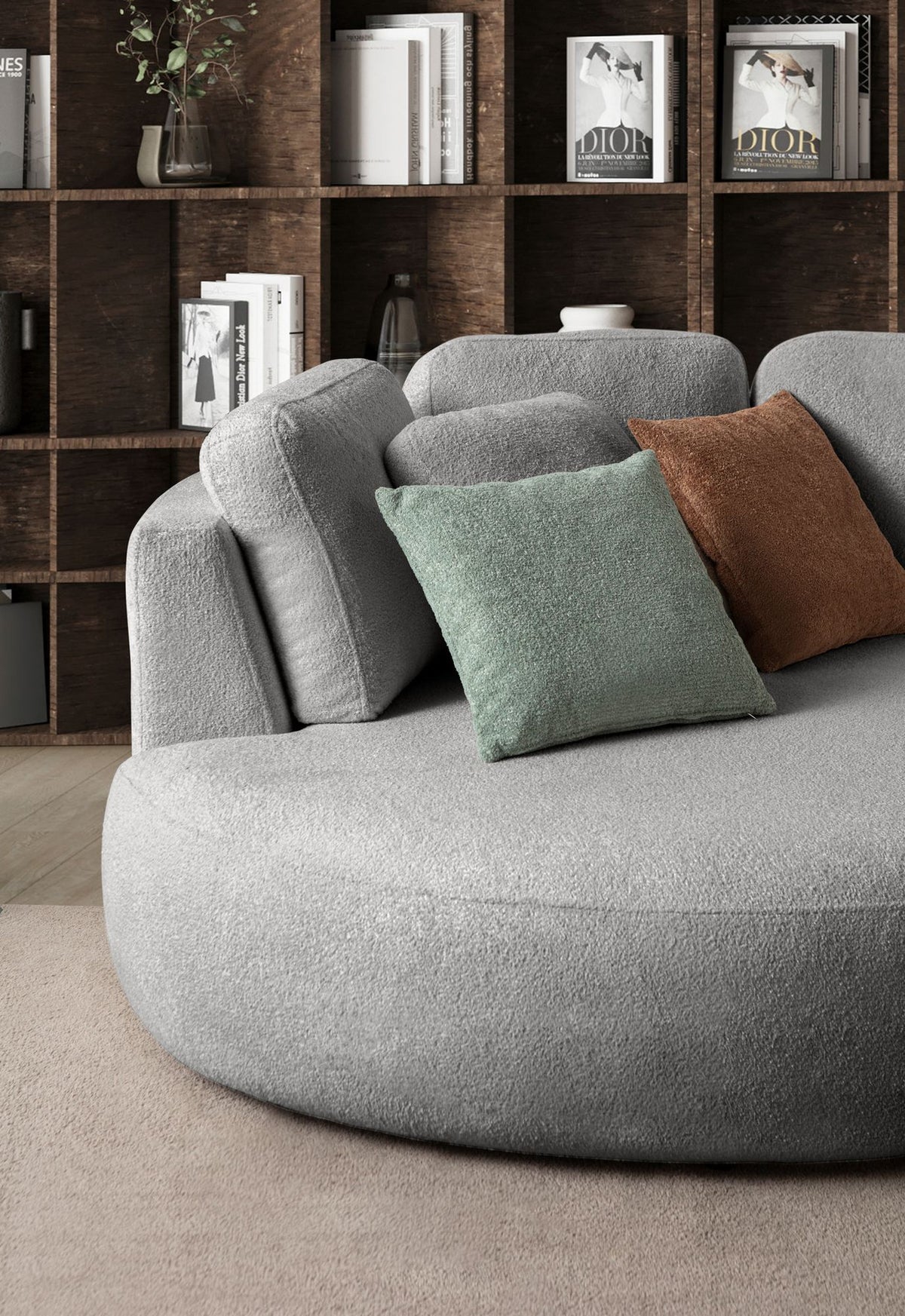 Graues Ecksofa Venezia links von Hanah Home mit Polyesterbezug, Hainbuche-Gestell, Kunststoffbeinen und neun Kissen im Wohnraum.
