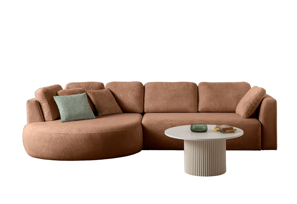 Ecksofa links in Nerzfarbe mit Polyesterbezug, Hainbuchengestell, abnehmbarem Rückenkissen und neun losen Kissen, Kunststoffbeine sichtbar.