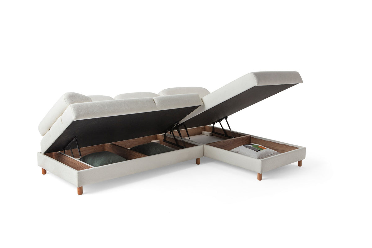 Weisses Eck-Schlafsofa Aries mit Coco-Boucle-Stoff, Holzbeinen und verstellbarer Rückenlehne, rechte Ausführung, Hanah Home.
