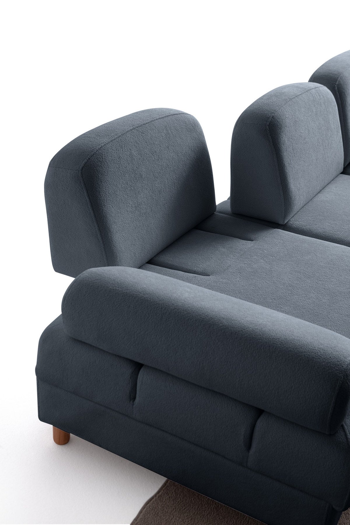Eck-Schlafsofa Aries in Marineblau mit Coco-Boucle-Stoffbezug, Holzbeinen und Kissen, rechte Ausführung, Sitz- und Liegefläche sichtbar.
