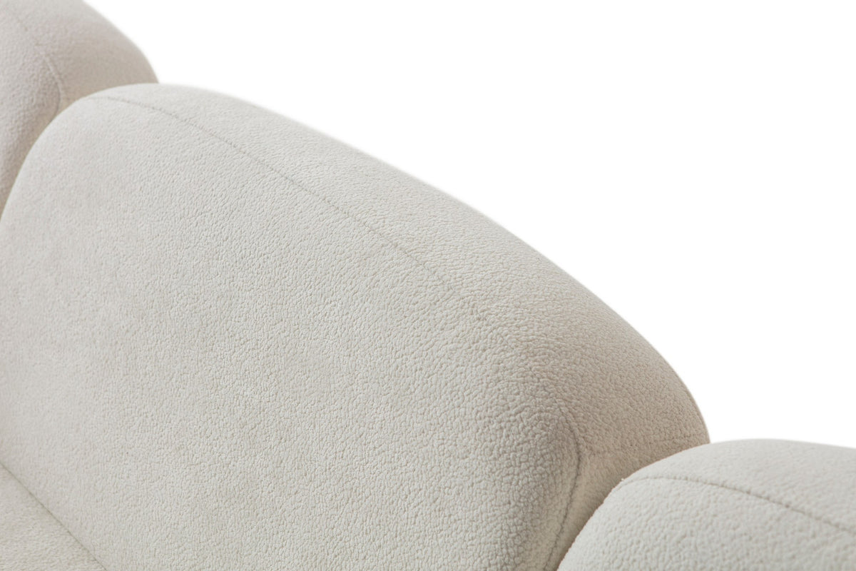 Weisses Eck-Schlafsofa Aries Modular S von Hanah Home mit Boucle-Stoffbezug, Holzbeinen und vier Kissen, Grösse 230x230x85 cm.
