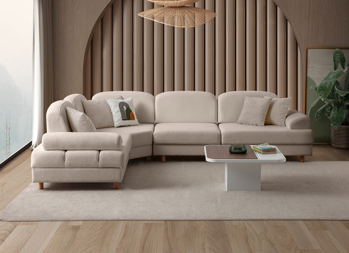 Eck-Schlafsofa Aries Modular M in Milchkaffee mit Boucle-Stoffbezug, Holzbeinen und sechs Kissen, modulare Sitzlandschaft.
