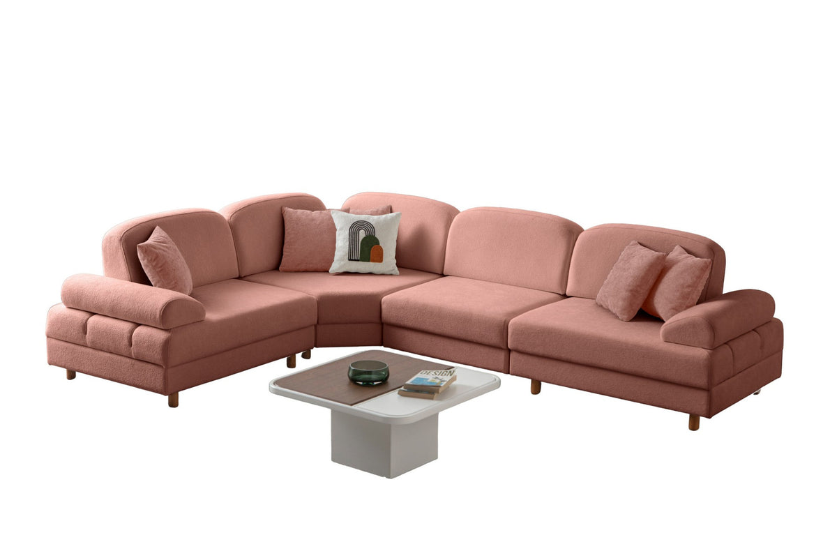 Eck-Schlafsofa Aries Modular M in Altrosa mit Coco-Boucle-Stoff, Holzbeinen und sechs Kissen, Gesamtansicht des Möbelstücks.