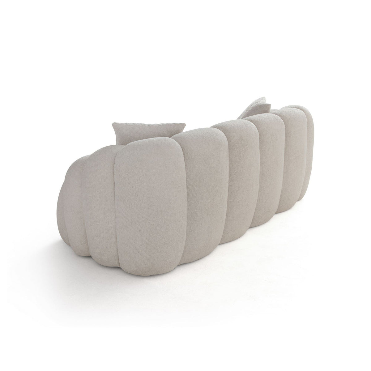 Weisses 2-Sitzer Sofa Octavio von Hanah Home mit Polyesterbezug in Venus-Struktur, Gestell aus Hainbuche, Kunststoffbeinen und zwei Kissen.