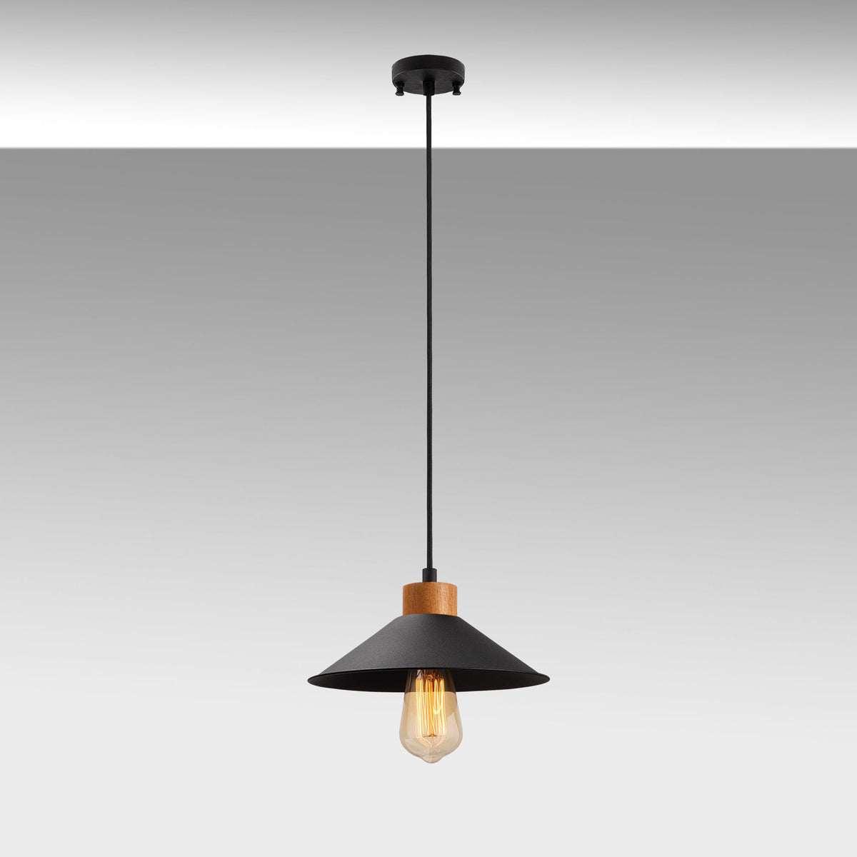 GMN Pendellampe - Schwarz in Schwarz präsentiert im Onlineshop von KAQTU Design AG. Pendelleuchte ist von Opviq