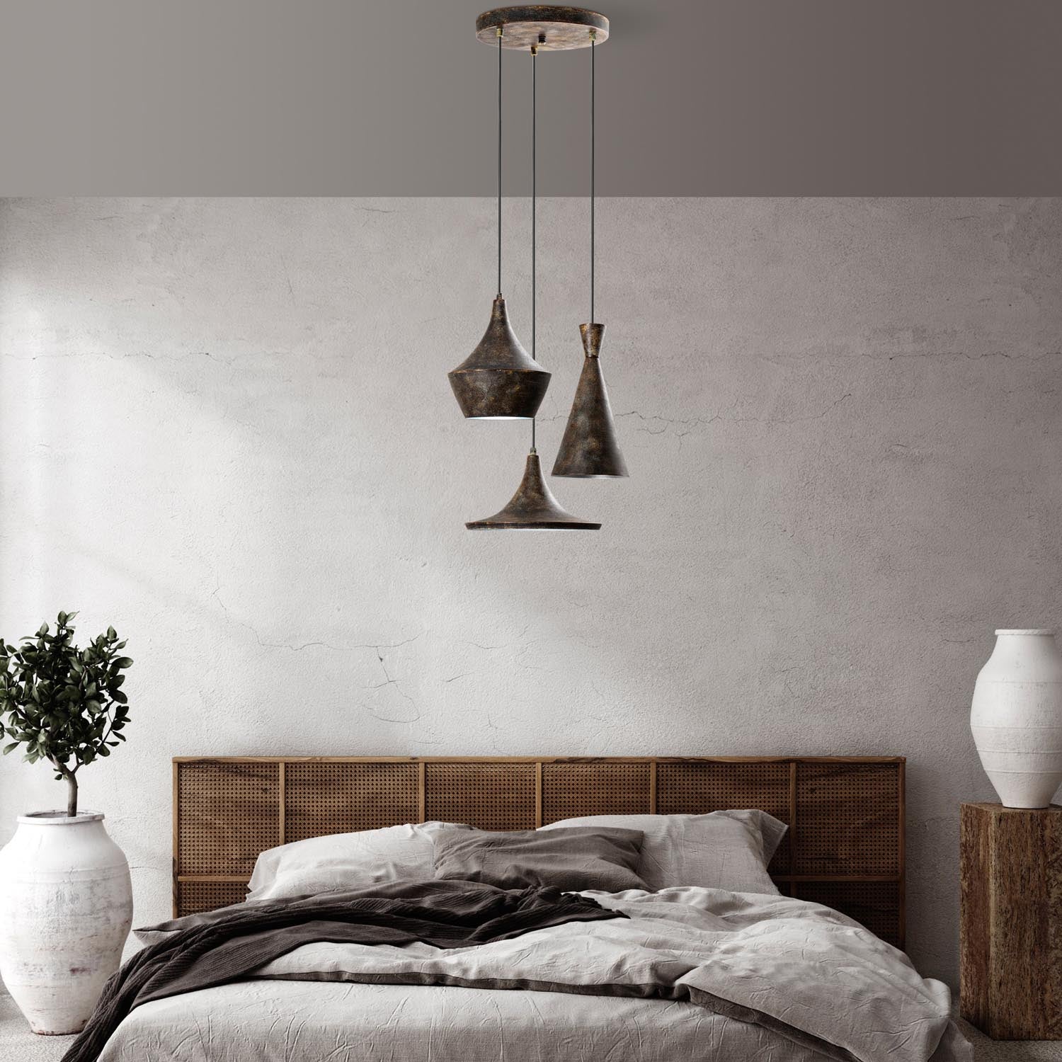 Entdecken Sie die TOM Pendelleuchte von Opviq in Antiquation – ein stilvolles Highlight für Ihr Zuhause, das Eleganz und Gemütlichkeit vereint.