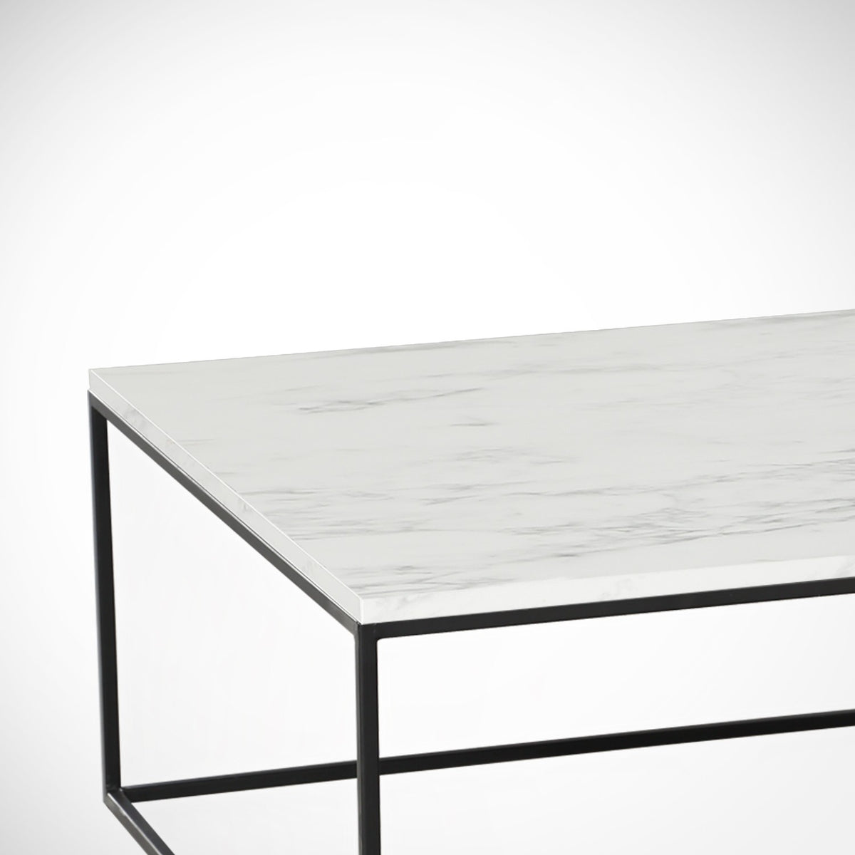 Poly Sofatisch - Weiss Schwarz in Weiss Schwarz präsentiert im Onlineshop von KAQTU Design AG. Couchtisch ist von Hanah Home