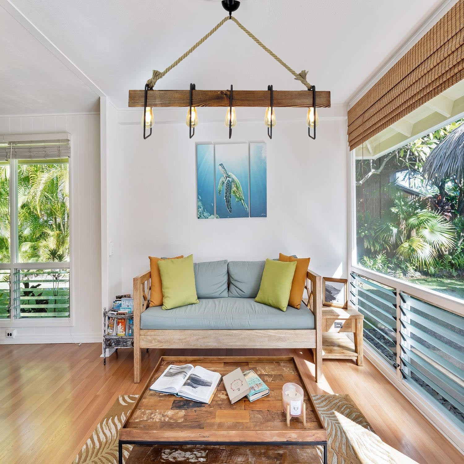 Entdecken Sie die Demir Kütük 1 Pendelleuchte in Walnuss, Schwarz und Beige von Opviq. Diese handgefertigte Leuchte vereint modernes Design mit rustikalem Charme und verwandelt jeden Raum.