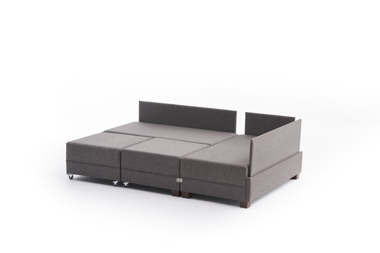 Entdecken Sie das Fly Corner Sofa Bed Right in elegantem Braun von Atelier Del Sofa – ein vielseitiges Möbelstück, das Komfort und Stil vereint.