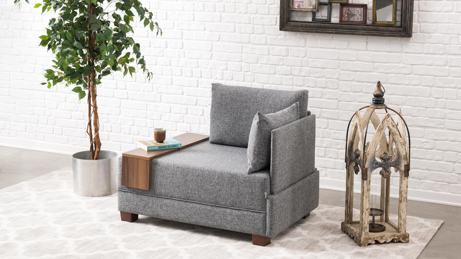Genießen Sie den Fly Armchair Right in stilvollem Grau von Atelier Del Sofa – ein modulares 1-Sitz-Sofa, das höchsten Komfort und elegantes Design bietet.