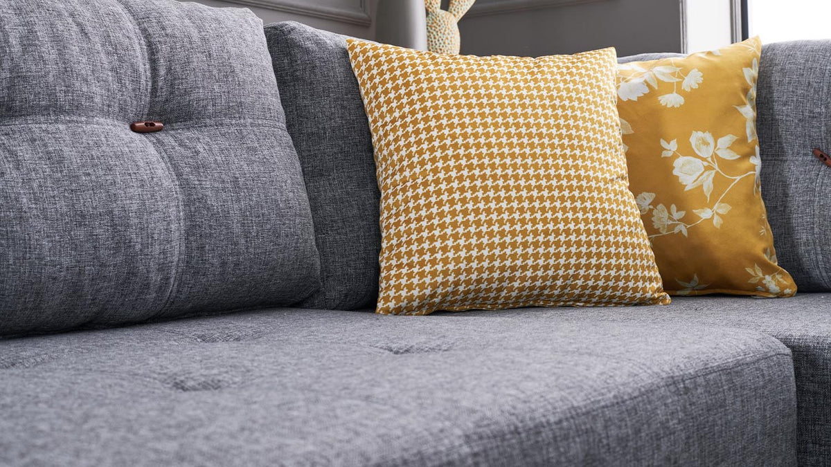 Manama Corner Sofa Bed Right Bettsofa - Grau in Grau präsentiert im Onlineshop von KAQTU Design AG. Bettsofa rechts ist von Atelier Del Sofa