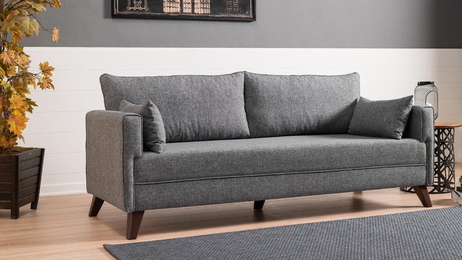 Verleihen Sie Ihrem Wohnraum mit dem stilvollen Bella 3er Sofa in Grau von Atelier Del Sofa einen Hauch von Luxus und Komfort.
