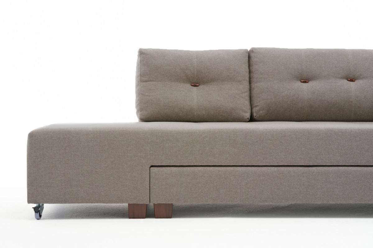 Manama Corner Sofa Bed Right Bettsofa - Sahne in Sahne präsentiert im Onlineshop von KAQTU Design AG. Bettsofa rechts ist von Atelier Del Sofa