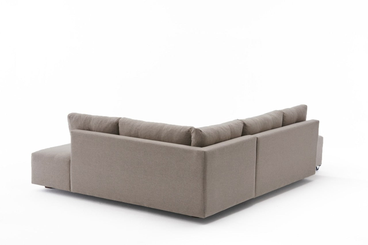 Entdecken Sie das elegante Manama Ecksofa-Bett in Creme von Atelier Del Sofa – stilvoll, bequem und ideal für jeden Wohnraum!
