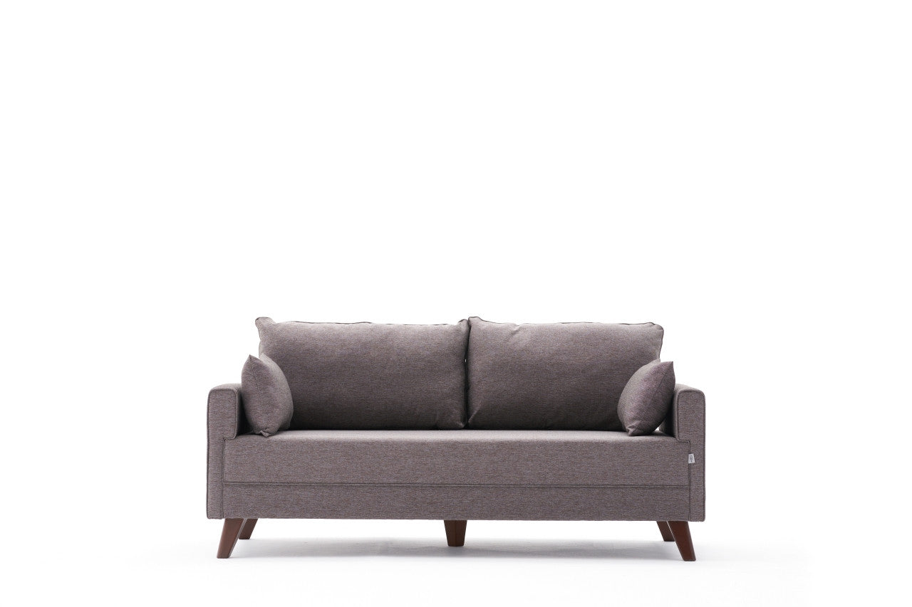 Entdecken Sie das Bella Sofa For 2 Pr in Braun – ein elegantes 2-Sitzer-Sofa, das Komfort und Stil vereint und jeden Raum aufwertet.
