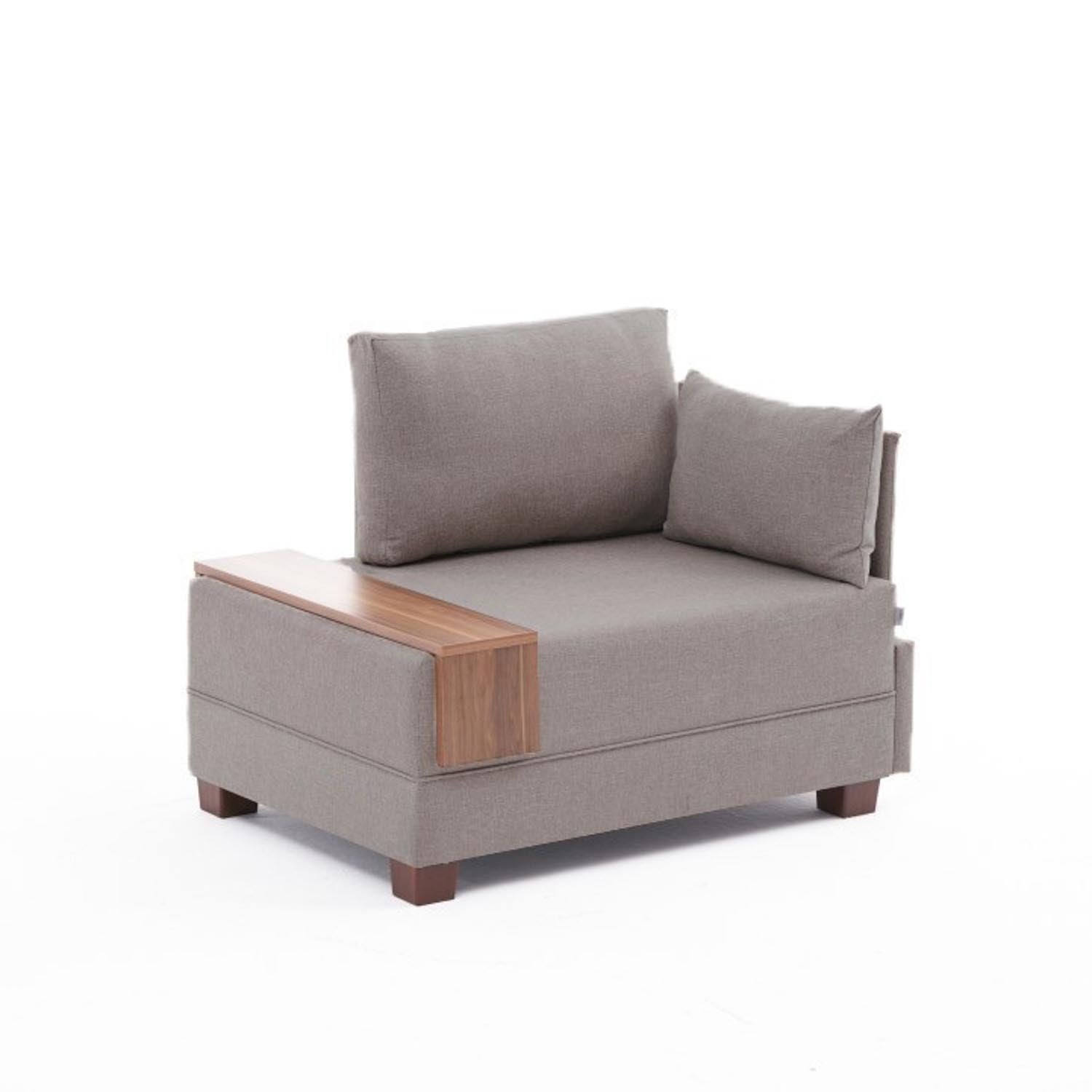 Fly Right - Beige v2 in Beige präsentiert im Onlineshop von KAQTU Design AG. Modulares Sofa ist von Atelier Del Sofa