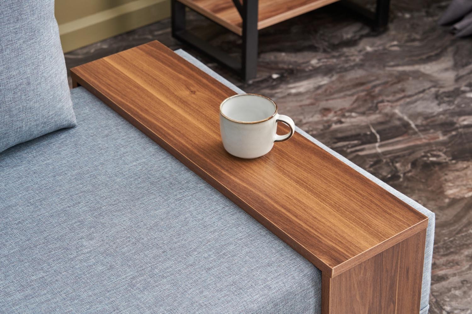 Erleben Sie das Fly Left Modulares Sofa in sanftem Blau von Atelier Del Sofa – der Inbegriff von Stil und Gemütlichkeit für Ihr Zuhause.