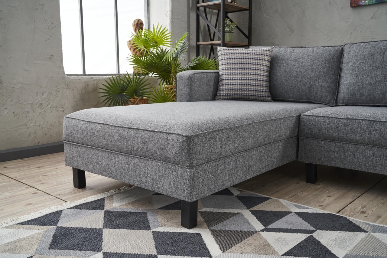 Erleben Sie das elegante Kale Linen Ecksofa in Grau von Atelier Del Sofa – eine harmonische Verbindung von Komfort und zeitgemäßem Stil für Ihr Wohnzimmer.