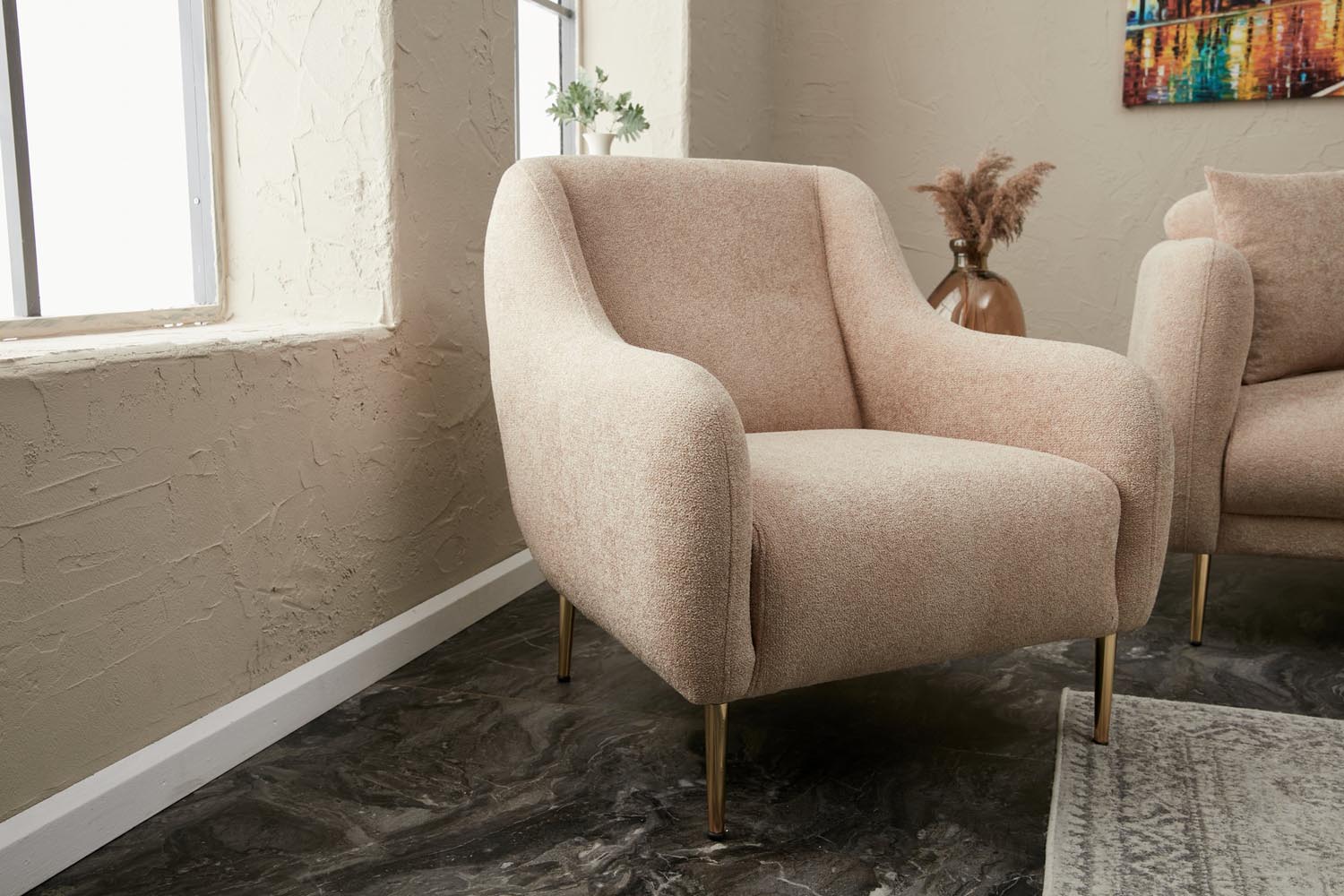 Erleben Sie das luxuriöse Simena - Beige Bettsofa von Atelier Del Sofa. Dieses vielseitige 3-Sitzer-Sofa bietet höchsten Komfort und verwandelt Ihr Wohnzimmer in eine stilvolle Oase.
