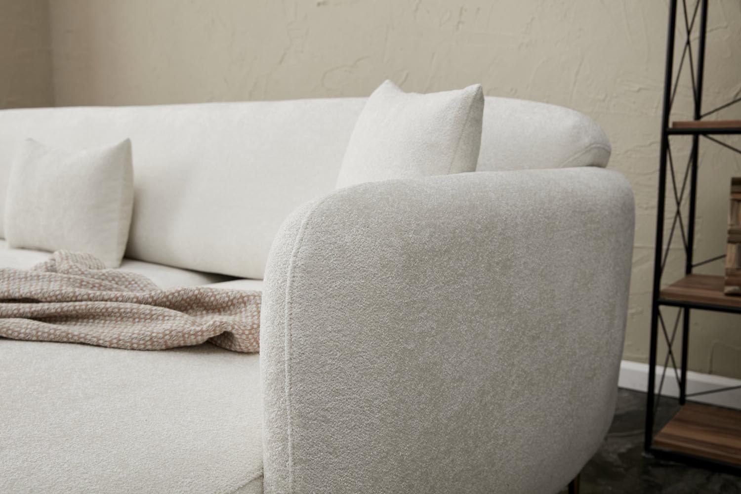 Entdecken Sie das stilvolle Simena Right Bettsofa in Creme und Gold von Atelier Del Sofa – ein elegantes Möbelstück, das Komfort und Design vereint!