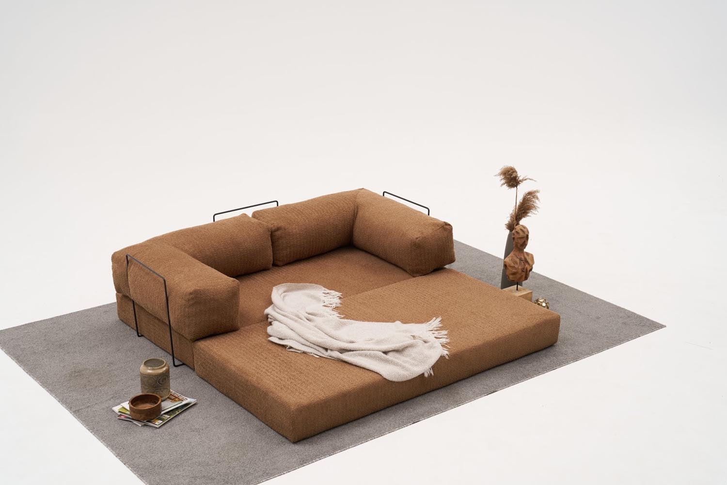 Genießen Sie das elegante 3-Sitzer-Sofa Comfort - Braun von Atelier Del Sofa. Luxuriöser Chenille-Stoff, optimaler Komfort und nachhaltiges Design für Ihr Zuhause.