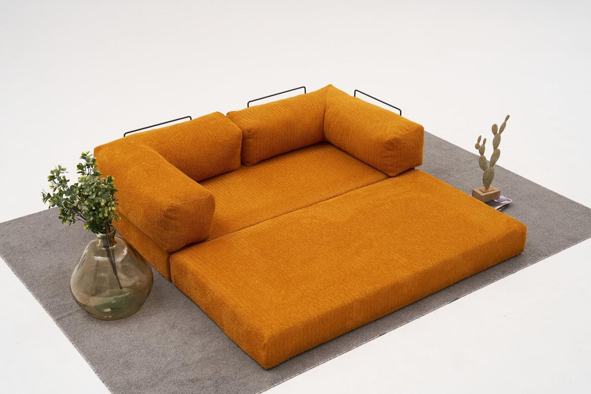 Comfort 3er Sofa - Orange in Orange präsentiert im Onlineshop von KAQTU Design AG. 3er Sofa ist von Atelier Del Sofa