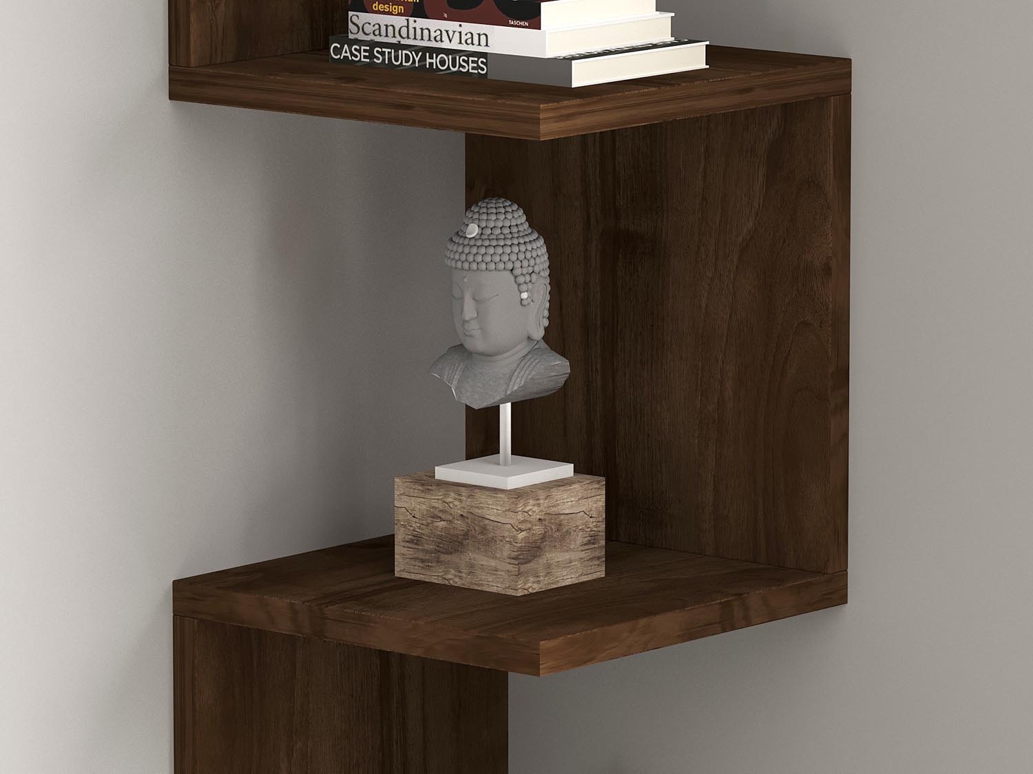 Entdecken Sie das Zikzak Wandregal in Walnuss von Hanah Home – ein stilvolles skandinavisches Regal, das Ihren Raum elegant aufwertet.