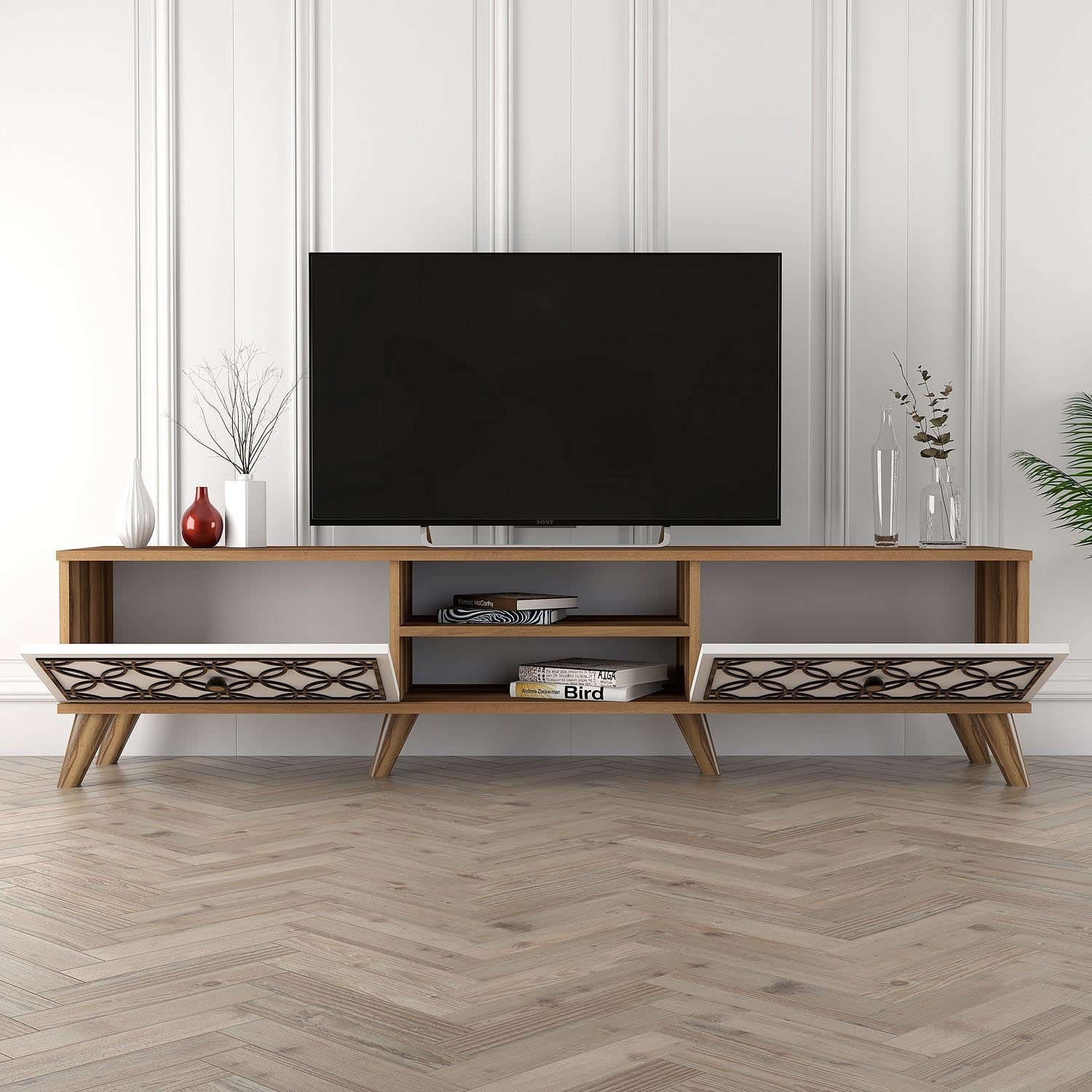 Entdecken Sie das Class Sideboard von Hanah Home in Walnuss und Weiß. Stilvolles Design und großzügiger Stauraum für ein elegantes Wohnzimmer.