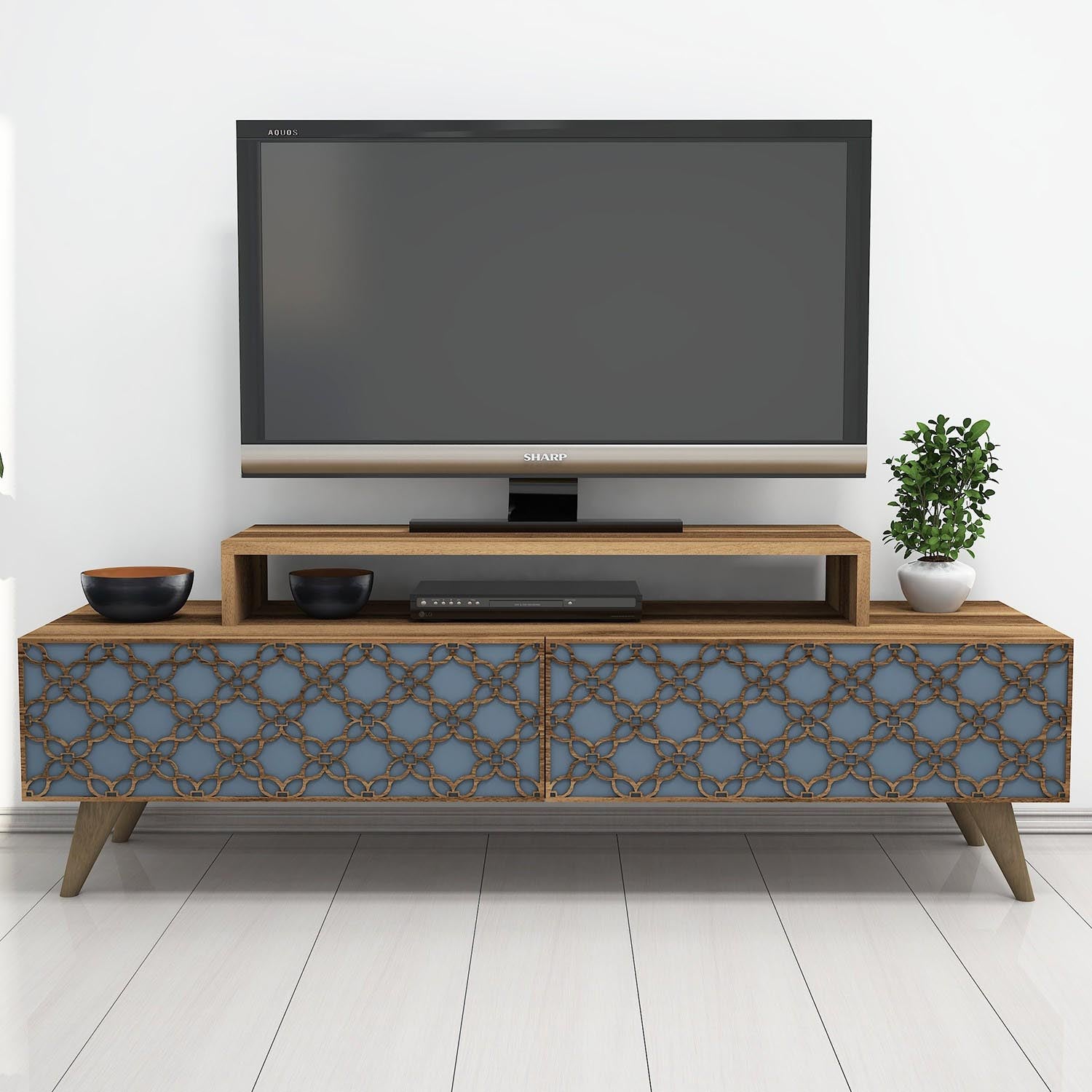 Gestalten Sie Ihr Zuhause stilvoll mit dem City Sideboard in Walnuss und Chalcedon von Hanah Home. Eleganz trifft auf Funktionalität.