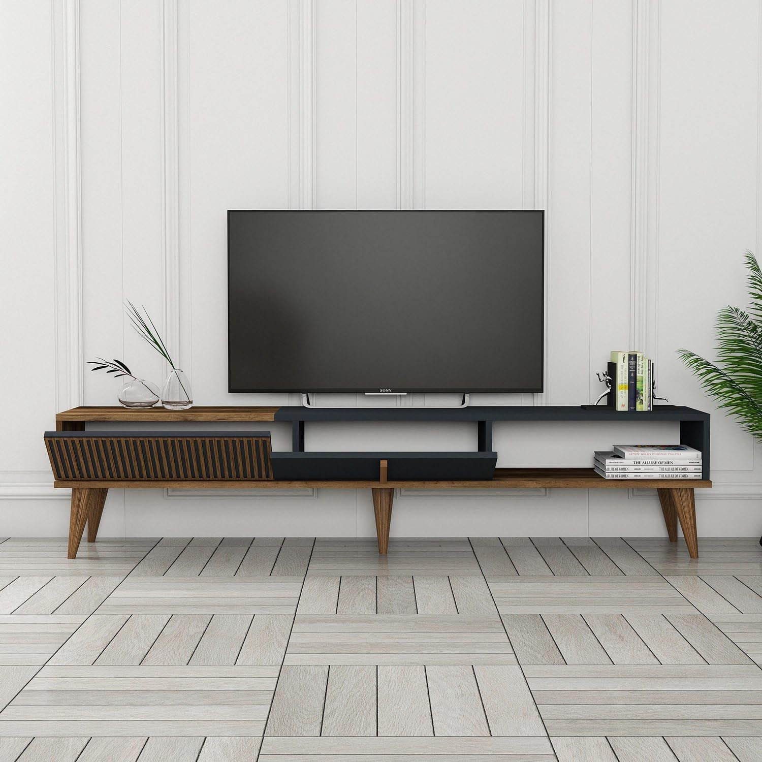 Verleihen Sie Ihrem Wohnzimmer mit dem Milan Alt Sideboard in Walnuss und Anthrazit von Hanah Home einen modernen Akzent. Funktionalität trifft auf elegantes Design!