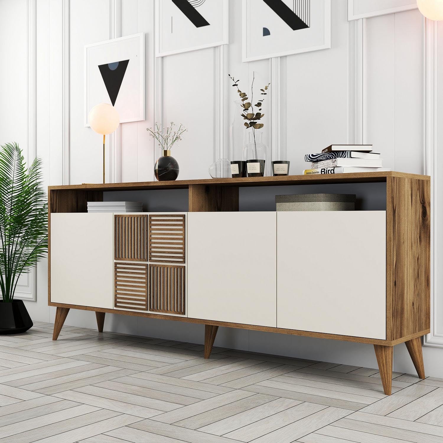 Erleben Sie das Milan High-Sideboard in Walnuss und Creme von Hanah Home – ein stilvolles Möbelstück, das Eleganz und Funktionalität vereint.