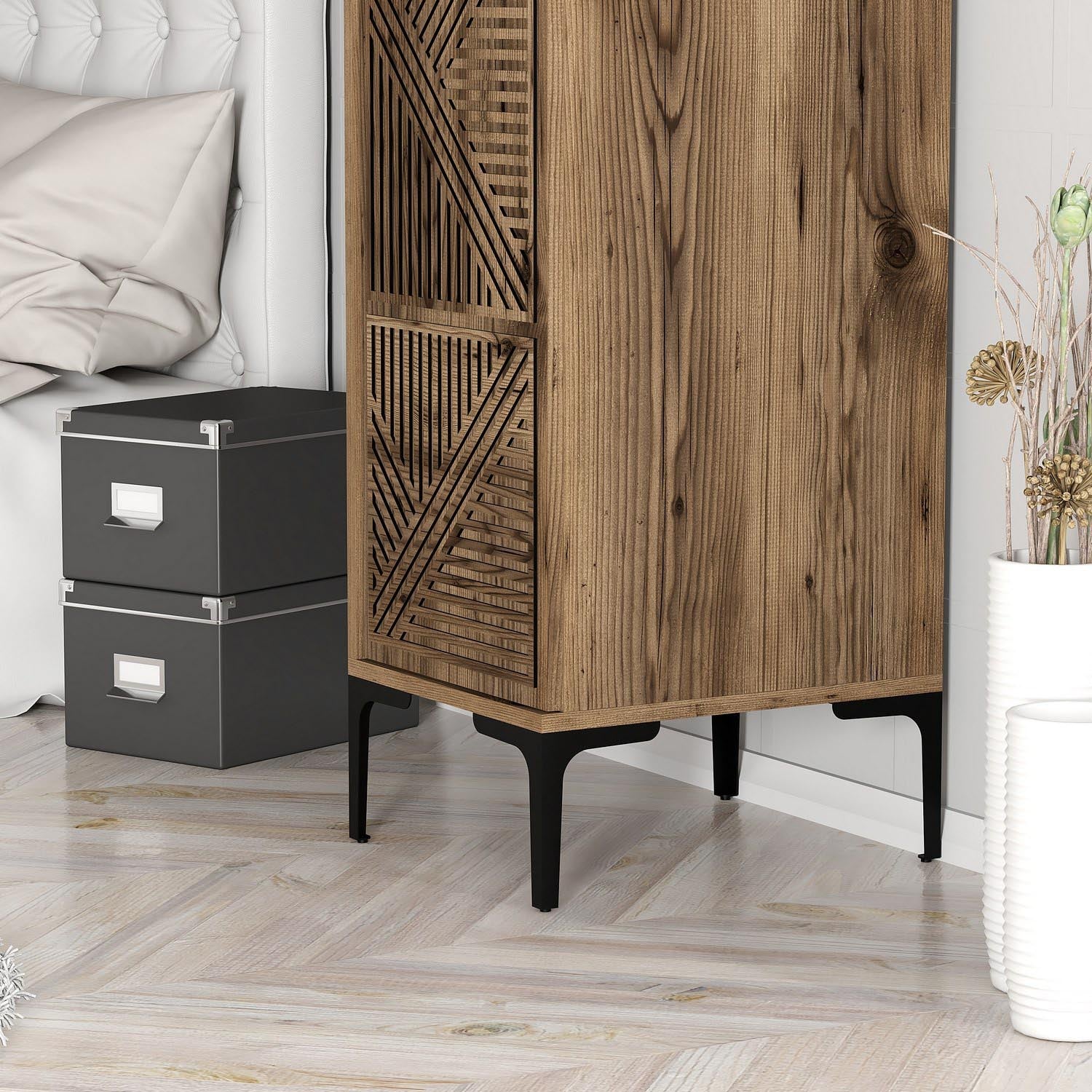 Gestalten Sie Ihr Schlafzimmer stilvoll mit der Kumsal P Garderobe aus hochwertigem Walnussholz. Ideal für Ordnung und Eleganz!