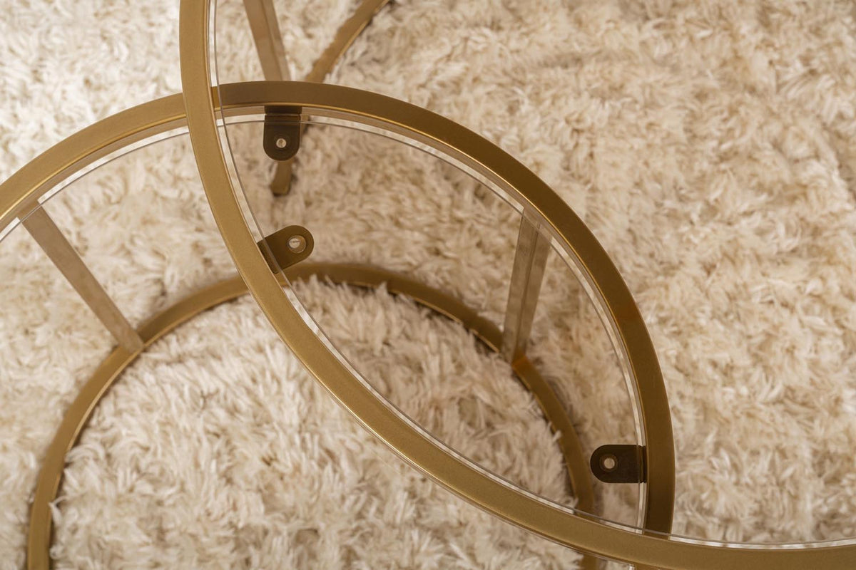 Aurum Sofatisch - Gold
Bronze in Gold / Bronze präsentiert im Onlineshop von KAQTU Design AG. Couchtisch ist von Nordure