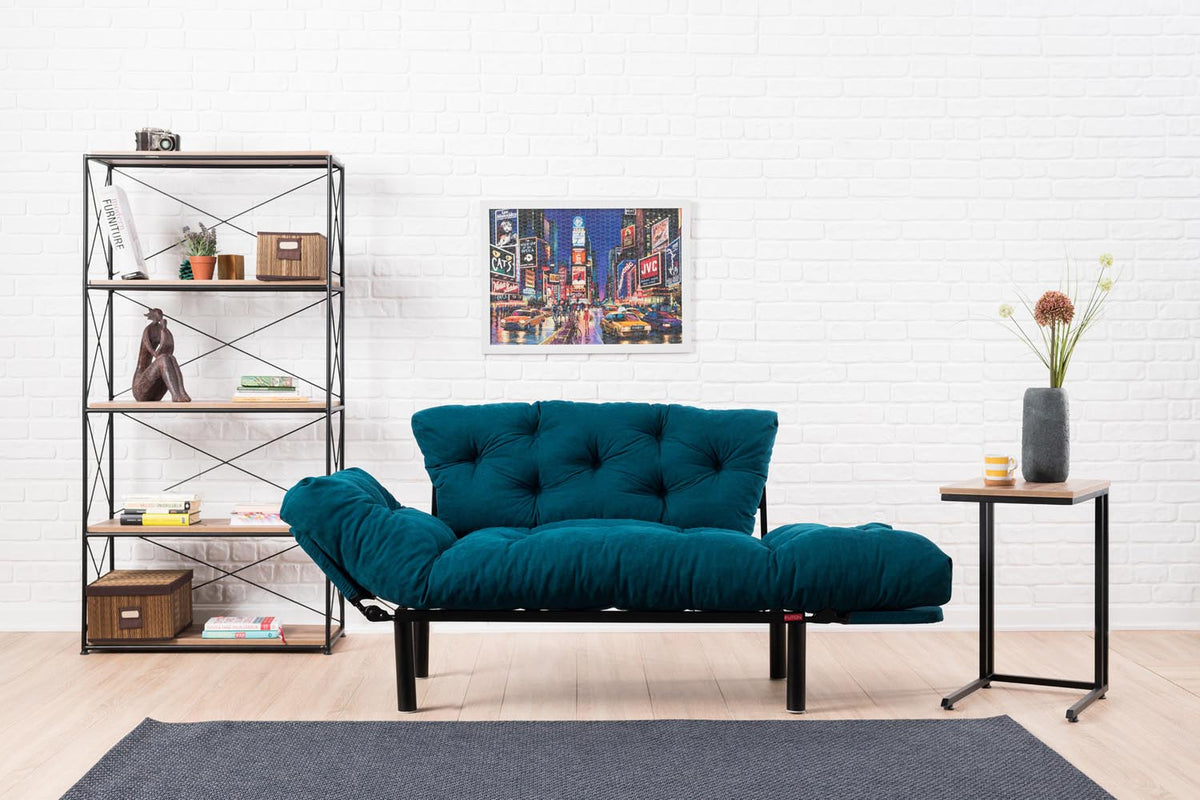 Nitta Bettsofa - Petrol Blau in Petrol Blau präsentiert im Onlineshop von KAQTU Design AG. Bettsofa ist von Atelier Del Sofa