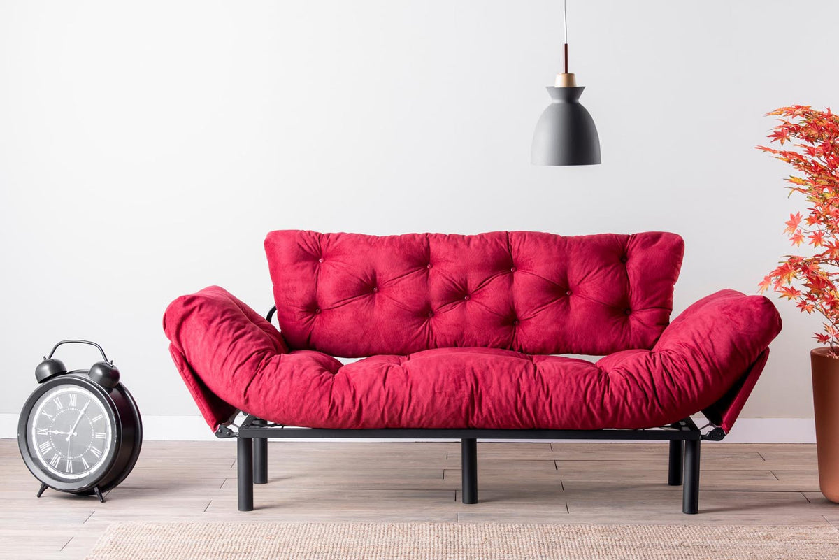 Nitta Triple Bettsofa - Maroons in Maroons präsentiert im Onlineshop von KAQTU Design AG. Bettsofa ist von Atelier Del Sofa