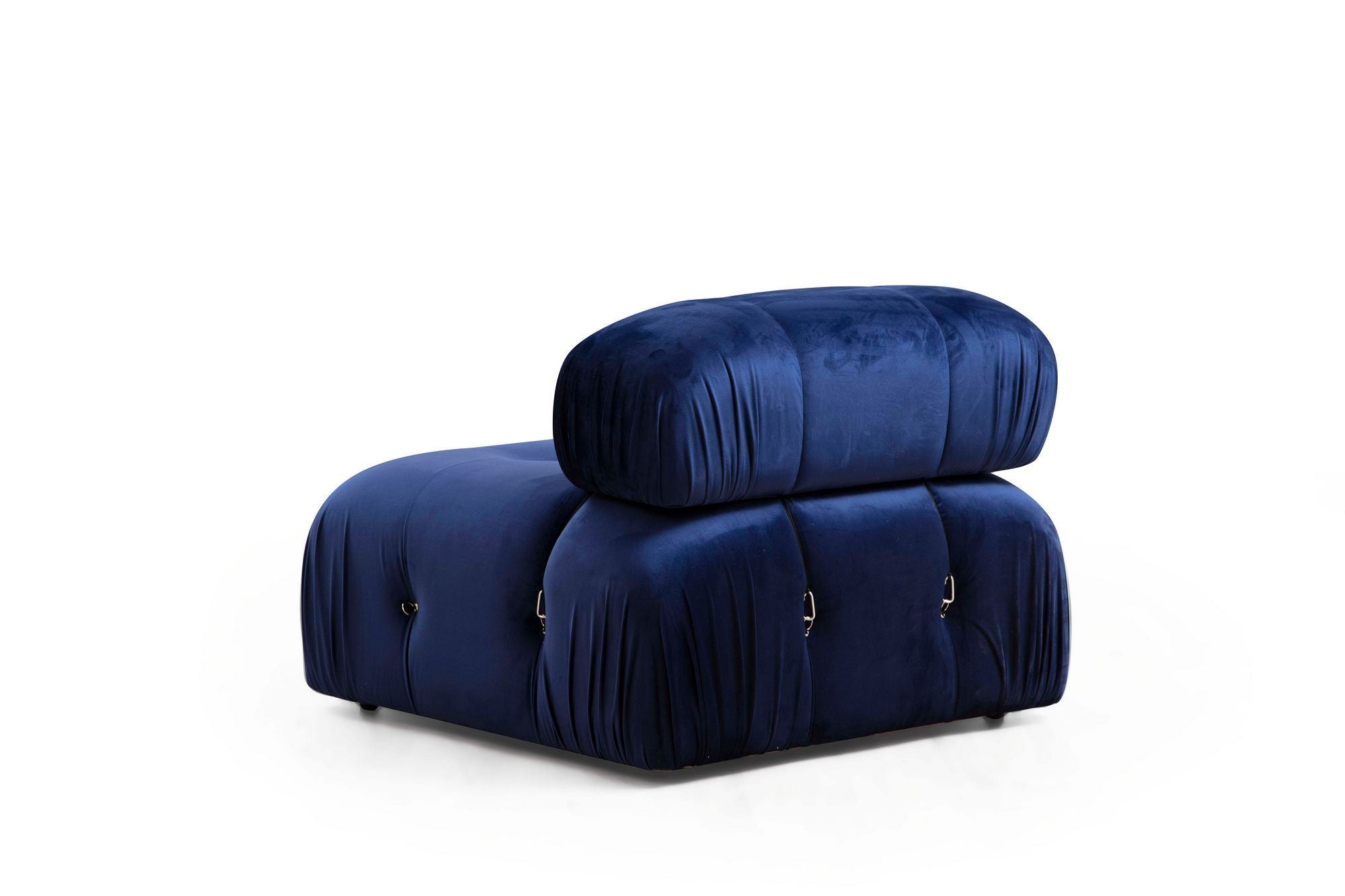 Genießen Sie mit dem Bubble Velvet Blue L1 Ecksofa von Atelier Del Sofa höchsten Komfort und modernes Design. Das edle Samtblau verwandelt Ihr Wohnzimmer in eine stilvolle Wohlfühloase.