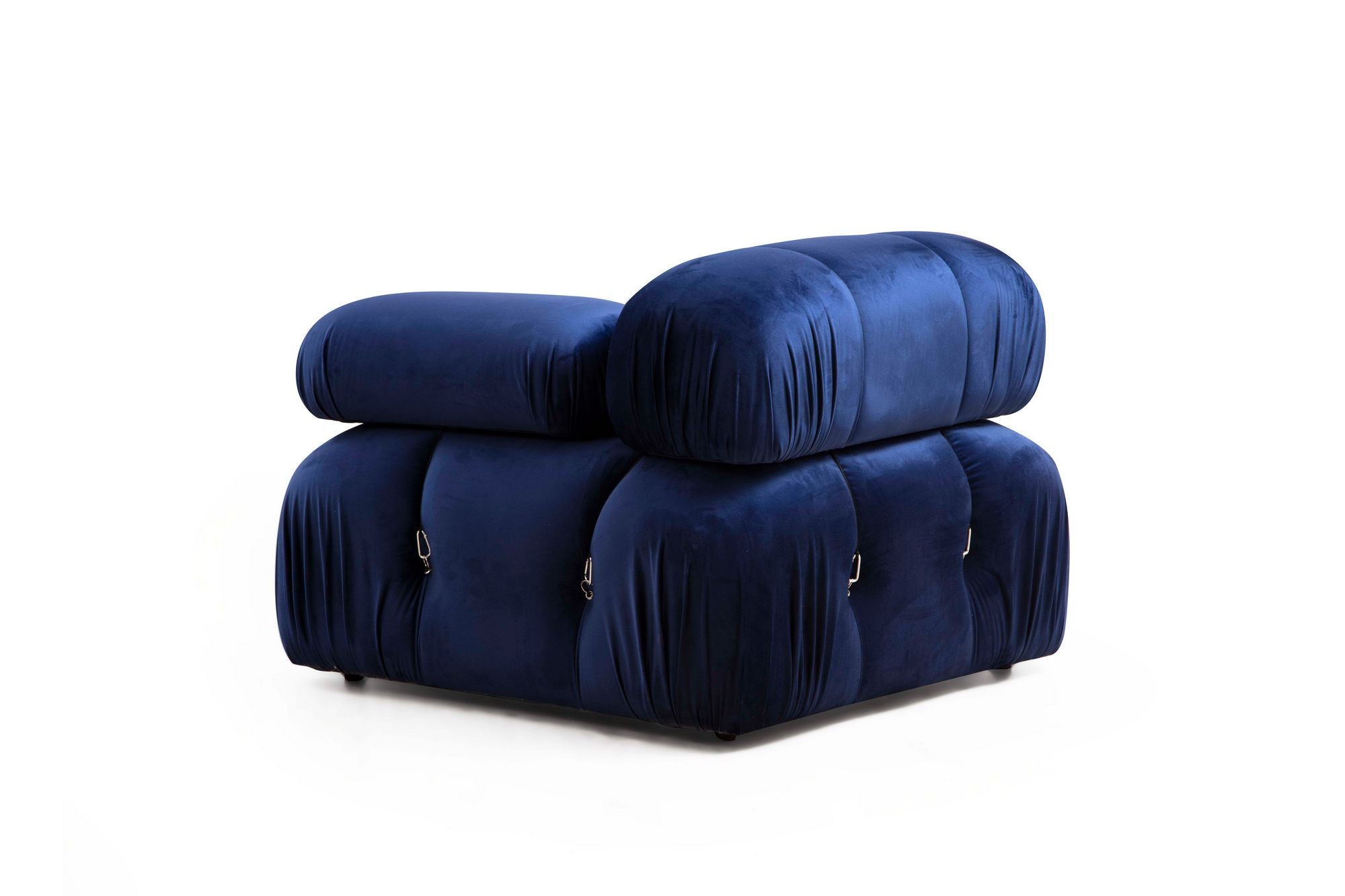 Genießen Sie mit dem Bubble Velvet Blue L1 Ecksofa von Atelier Del Sofa eine harmonische Kombination aus modernem Design und unvergleichlichem Komfort. Das edle Samtblau verwandelt jeden Raum in eine stilvolle Wohlfühloase.