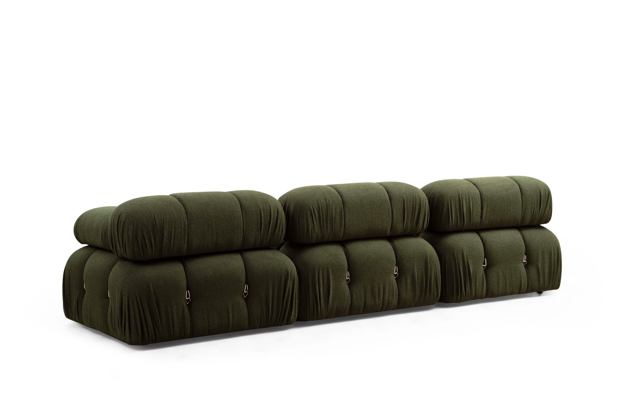 Entdecken Sie das Bubble Green L1 Ecksofa von Atelier Del Sofa – eine stilvolle Kombination aus Komfort und skandinavischem Design für Ihr Zuhause.