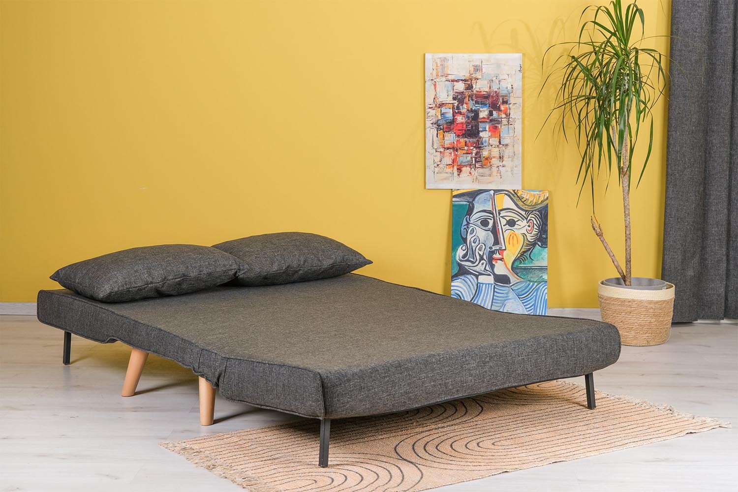 Entdecken Sie das Folde 2 Bettsofa in Dunkelgrau von Atelier Del Sofa – der perfekte Mix aus modernem Design, Komfort und praktischer Funktionalität.