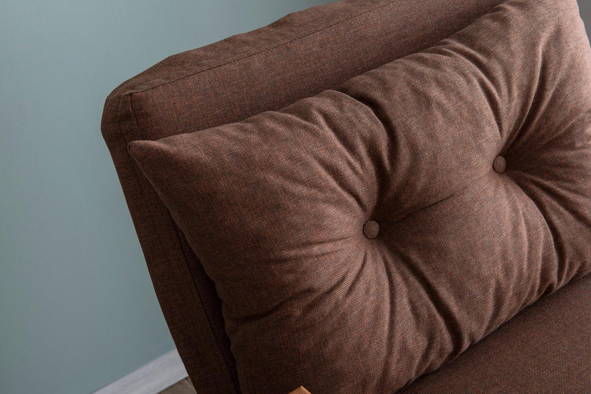 Sando Single Bettsofa - Hellbraun in Hellbraun präsentiert im Onlineshop von KAQTU Design AG. Bettsessel ist von Atelier Del Sofa