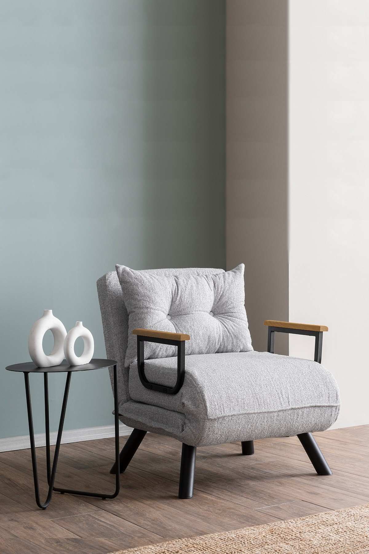 Sando Single Bettsofa - Grau in Grau präsentiert im Onlineshop von KAQTU Design AG. Bettsessel ist von Atelier Del Sofa
