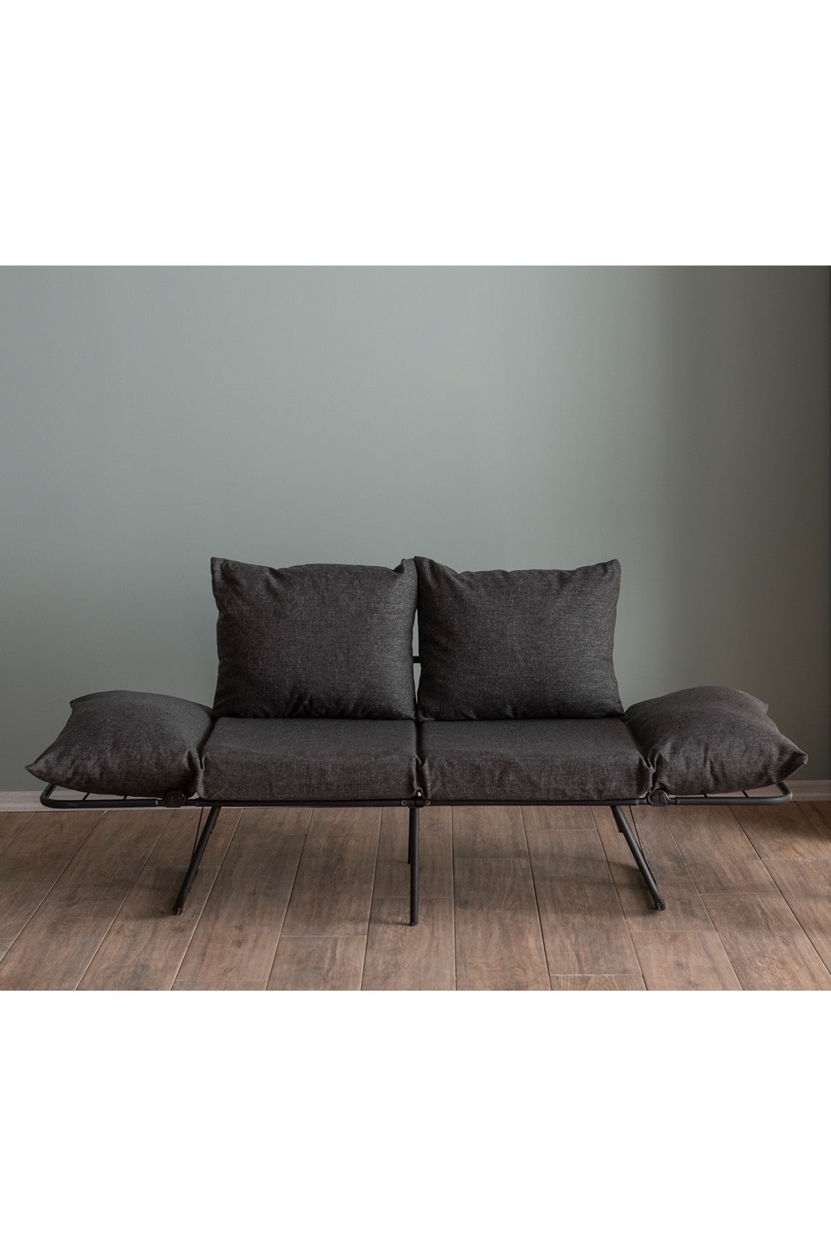 Entdecken Sie das Viper 2-Sitzer Schlafsofa in elegantem Dunkelgrau von Atelier Del Sofa – stilvoll, komfortabel und ideal für jeden Wohnraum.