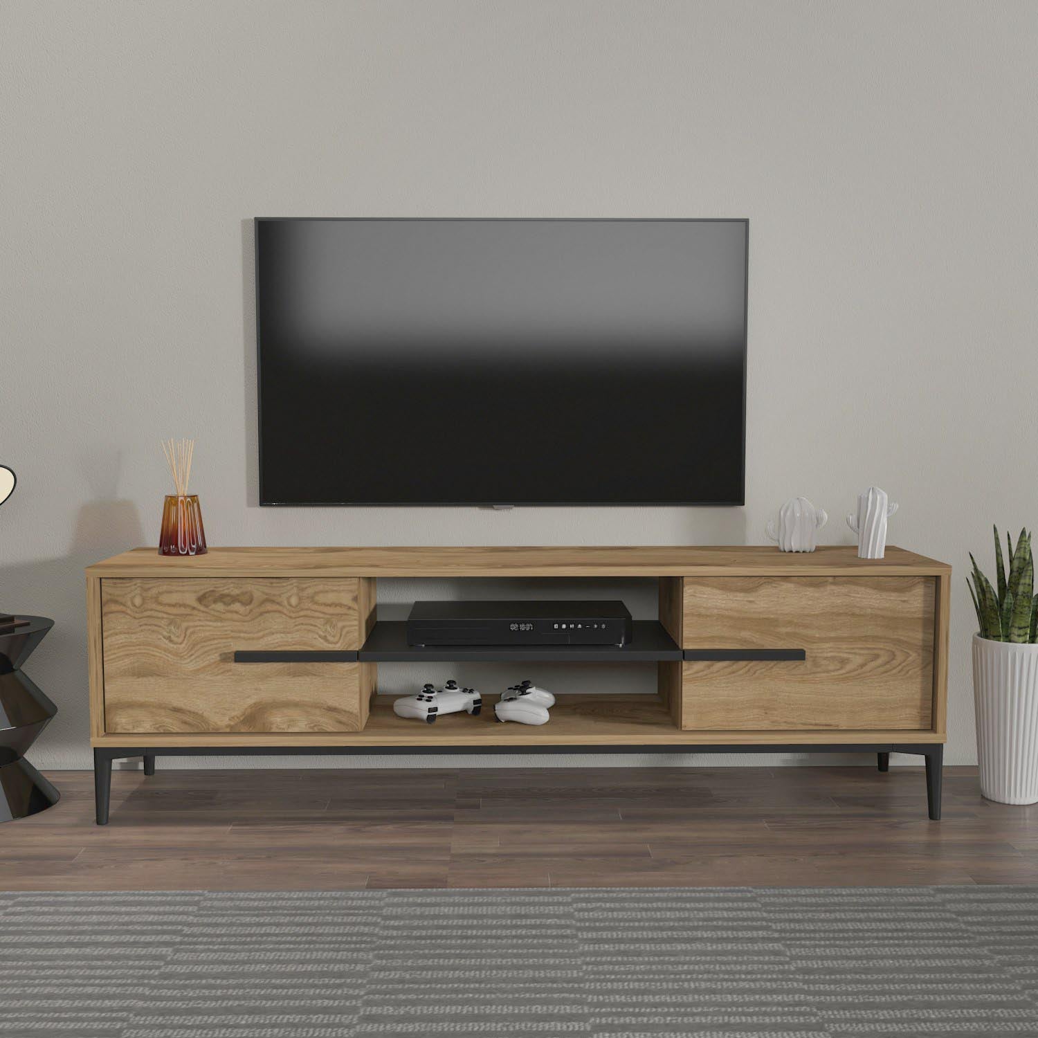 Entdecken Sie das elegante Eslem Sideboard in Eiche Schwarz von Hanah Home – stilvolles Design trifft auf praktische Funktionalität für Ihr Zuhause.