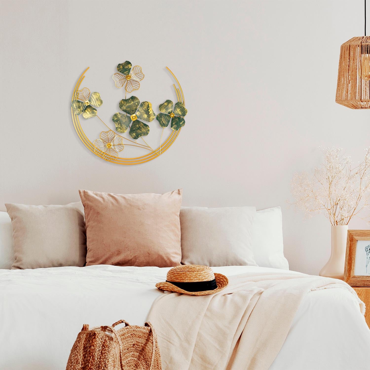 Verleihen Sie Ihrem Raum mit der Haiyang Wanddeko von Wallity in Grün Gold einen Hauch von Luxus und zeitloser Eleganz – ein handgefertigtes Meisterwerk!