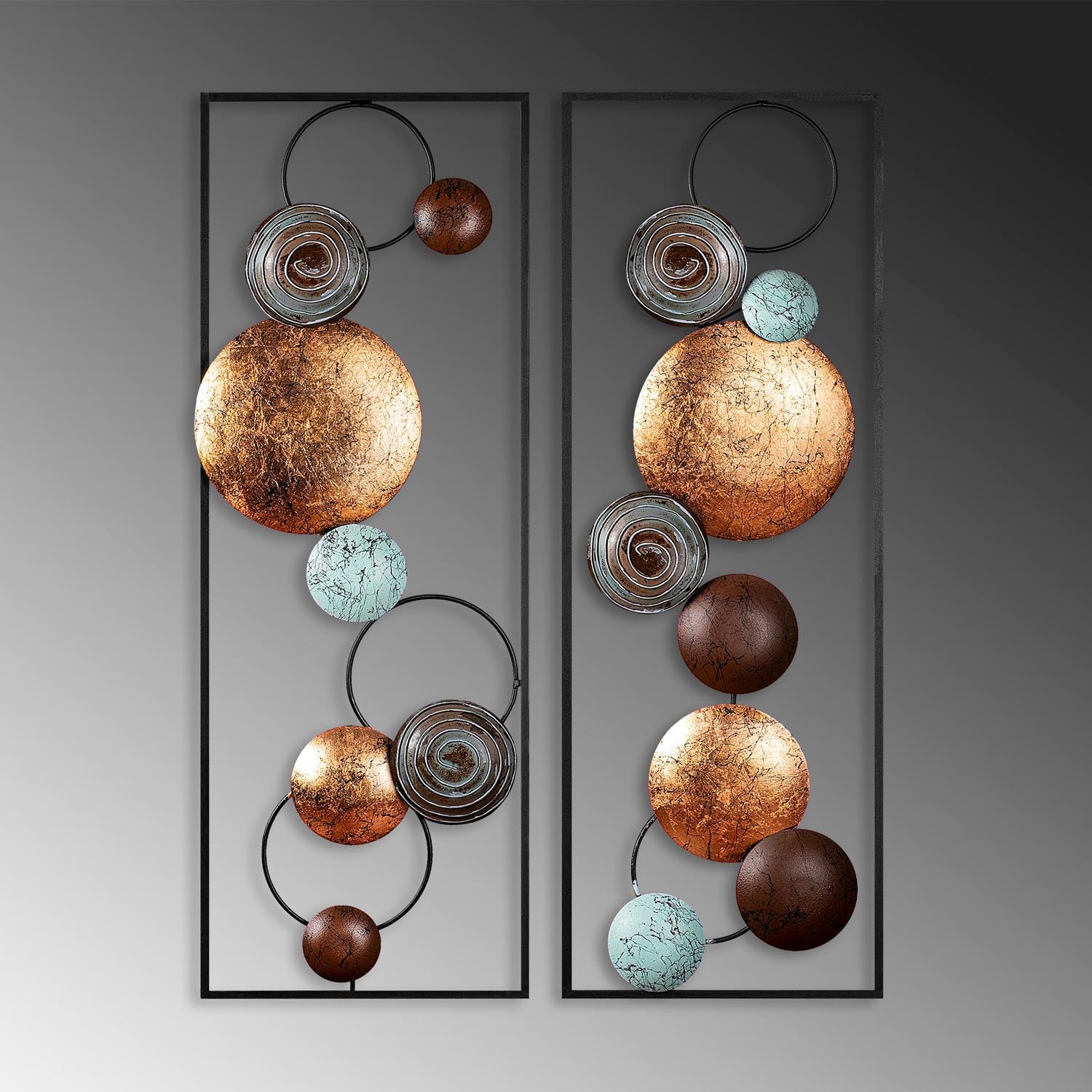 Verleihen Sie Ihrem Zuhause mit der mehrfarbigen Textured Wanddeko von Wallity einen einzigartigen Akzent. Handgemalt und aus robustem Metall gefertigt, ist dieses Kunstwerk ein echter Blickfang.