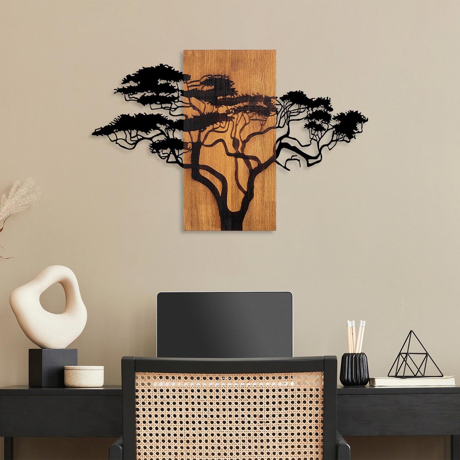 Verleihen Sie Ihrem Raum mit der Acacia Tree Wanddeko in Walnuss Schwarz von Wallity einen Hauch von natürlicher Eleganz und Stil.