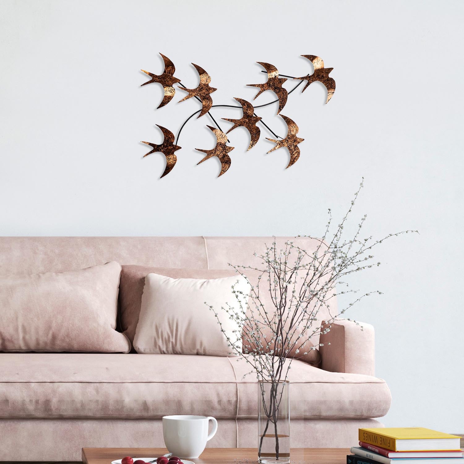 Entdecken Sie die mehrfarbige Wanddeko "Flying Birds 3" von Wallity – ein handgefertigtes Kunstwerk, das jedem Raum Eleganz verleiht.